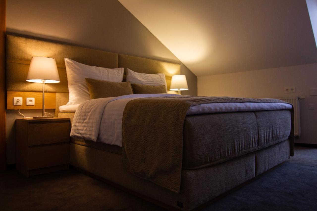 Hotel Marathon Senec Eksteriør bilde
